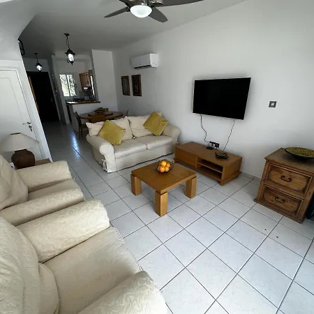 펜션 Paradeisos Is A Stunning 2-bed House In