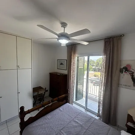 Paradeisos Is A Stunning 2-bed House In 펜션