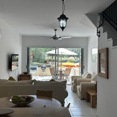 Paradeisos Is A Stunning 2-bed House In 폴리스