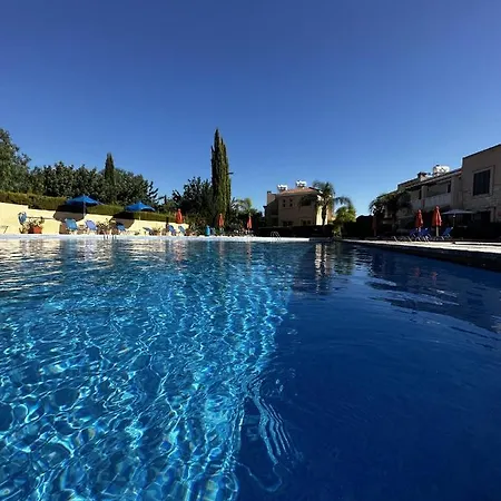 Paradeisos Is A Stunning 2-bed House In