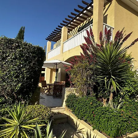 Paradeisos Is A Stunning 2-bed House In