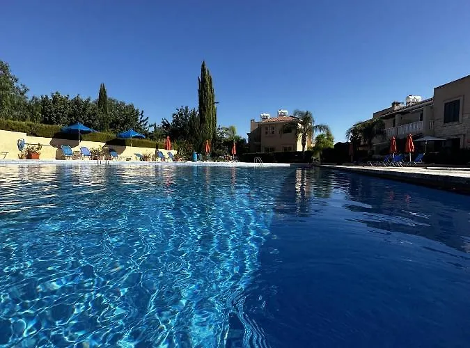 Paradeisos Is A Stunning 2-bed House In